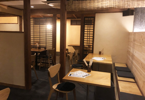 そば酒場たかま家 店内
